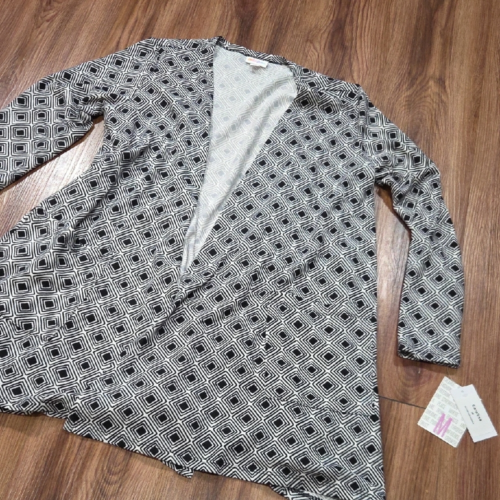 LuLaRoe Caroline NWT  Geometric Size Medium